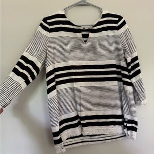 Talbots 3/4 sleeve light top